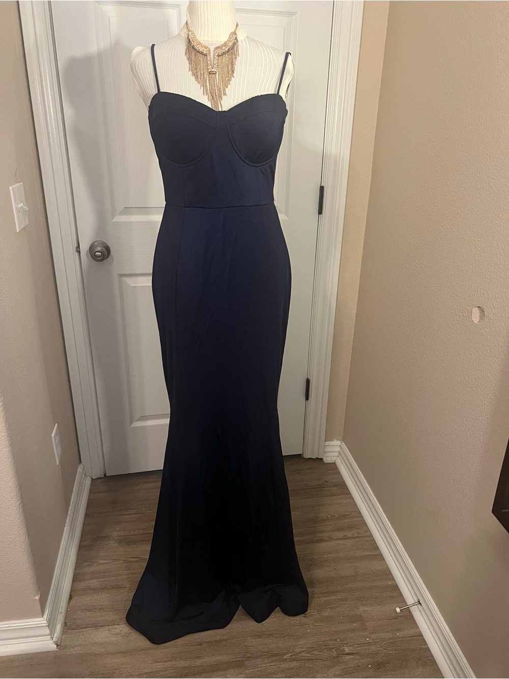 Elegant Navy Blue Spaghetti-Strap Evening Gown